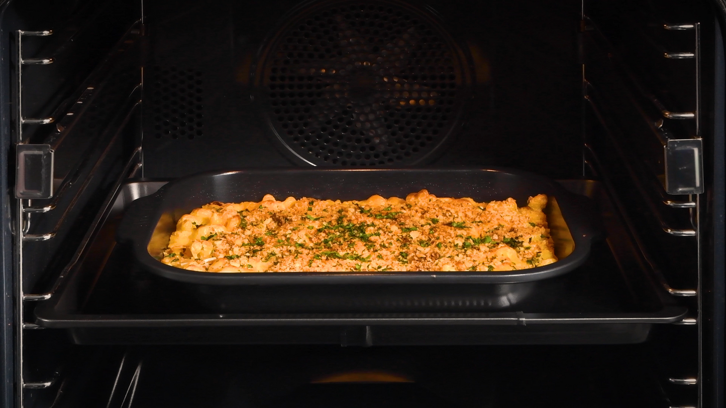 Woll Roast it! roasting pan inside a hot oven, demonstrating 260 °C heat resistance