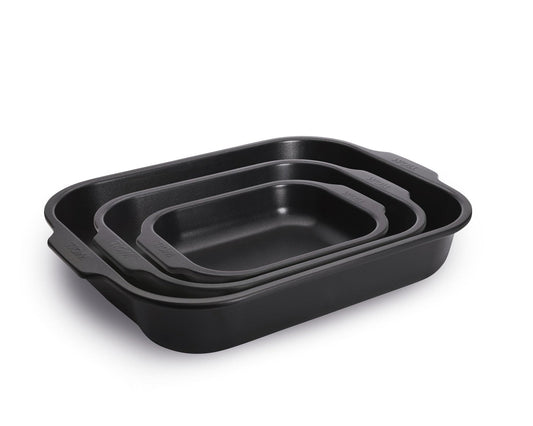 Woll Roast it! 3-piece ceramic roasting pan set in aluminised steel, PFAS-free coating, three-quarter view