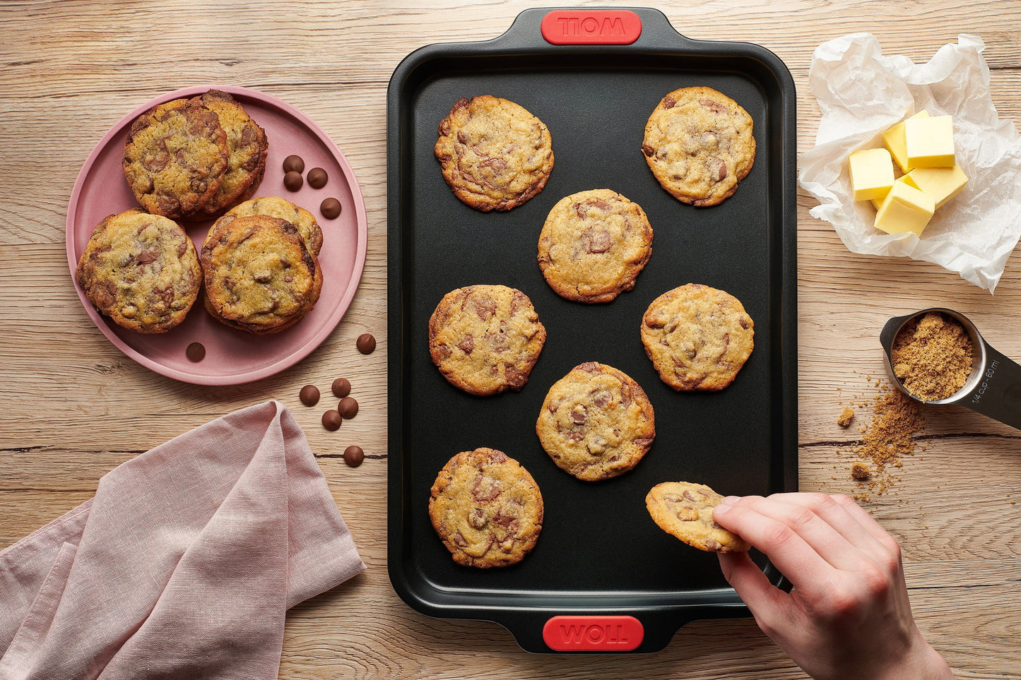 Chocolate-chip cookies baked on a Woll Let's Bake! baking sheet